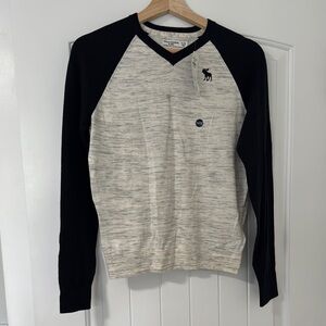 Kids  Black and Cream/Gray Abercrombie Sweater